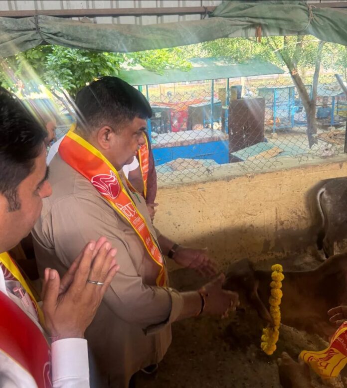 गौ सवामनी कार्यक्रम में मंत्री संजय शर्मा