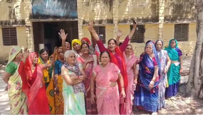 महिलाओं का प्रदर्शन अलवर