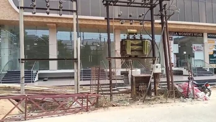 स्कीम-2 में ट्रांसफॉर्मर शिफ्टिंग को लेकर विवाद बढ़ा