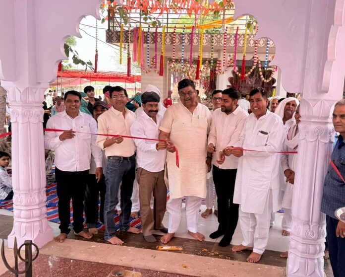 भंडारा कार्यक्रम में वन एवं पर्यावरण मंत्री संजय शर्मा