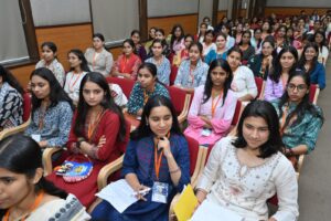 कार्यक्रम में उपस्थिति 