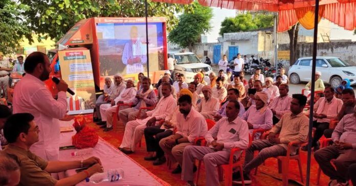 अलवर में ग्राम विकास रथ अभियान
