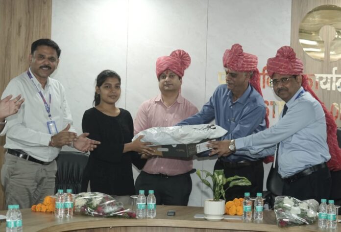 स्टेट बैंक ऑफ इंडिया द्वारा आयोजित प्रतिभा सम्मान