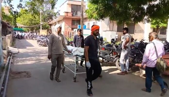 रोडवेज बस की टक्कर से युवक की मौत