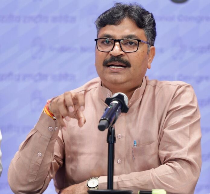 1623 जूली ने मोदी सरकार को घेरा