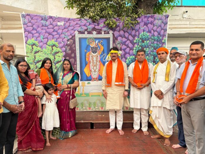 1667 उपमुख्यमंत्री डॉ. प्रेमचंद बैरवा ने किए प्रभु श्रीनाथजी के दर्शन
