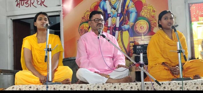 मोदी से सम्मानित बेटियों ने वैदिक श्लोकों का पाठ किया