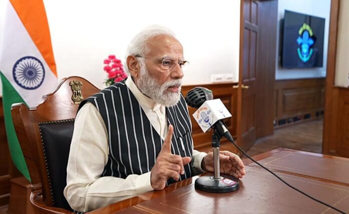 o8p415rc_pm-modi-mann-ki-baat-65.jpg