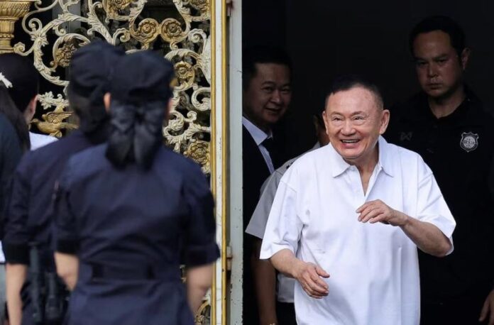 thaksin-sinawatra_9mkBL0RH4H.jpg