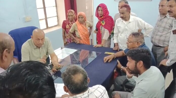 पेयजल समस्या का स्थायी समाधान कराने की मांग