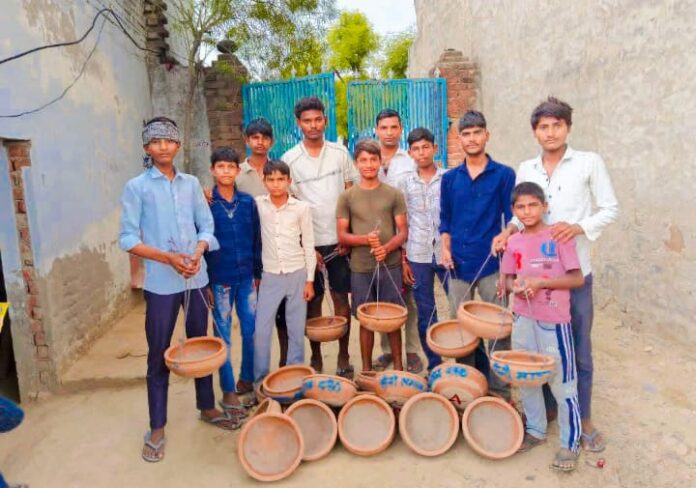 सैनी समाज युवा टीम ने लगाए 31 परिंडे