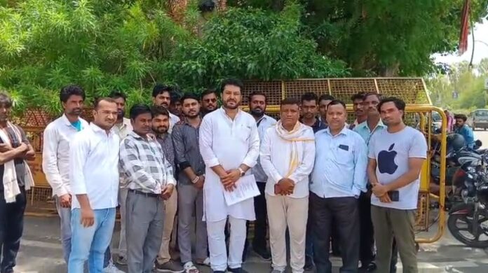 1809 राष्ट्रपति के नाम ज्ञापन, FIR और सुरक्षा की मांग