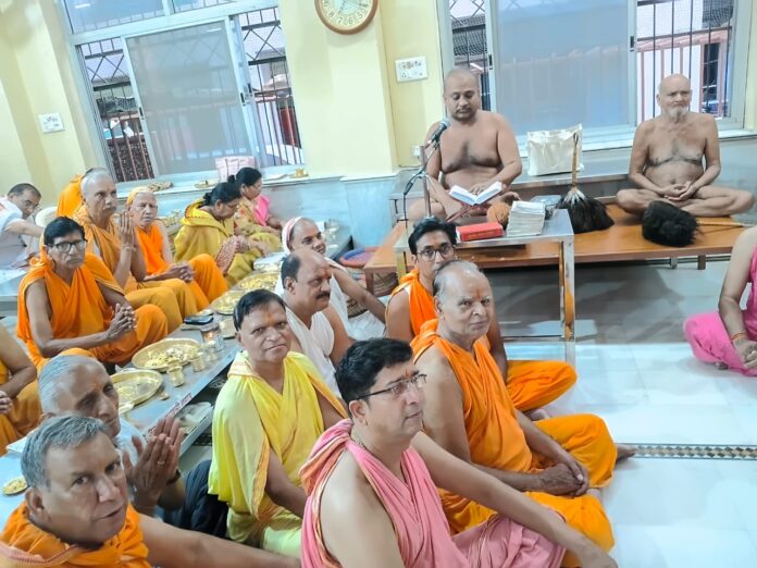 मंदिर में आचार्य श्री के मंगल प्रवचन
