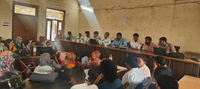 स्वास्थ्य योजनाओं की समीक्षा बैठक