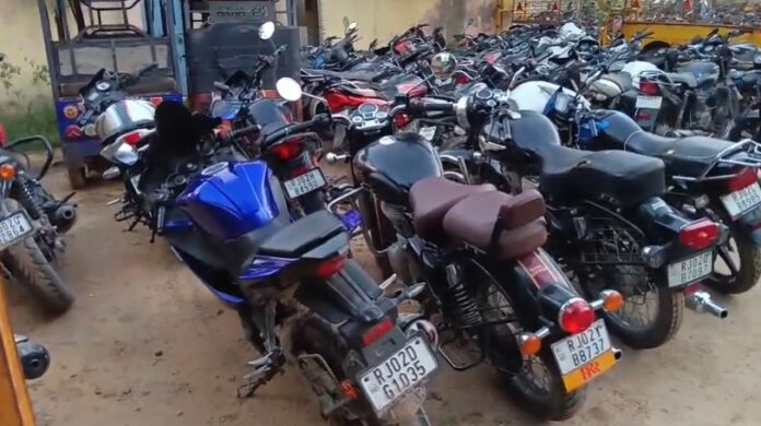 187 मॉडिफाइड साइलेंसर पावर बाइक कार्रवाई