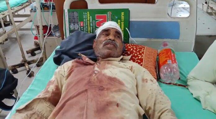 जमीन को लेकर हुए विवाद में बाप-बेटा गंभीर रूप से घायल