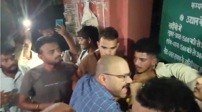 कंपनी बाग क्षेत्र में युवक की पिटाई