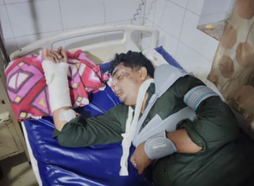 ओम भट्ट हिट एंड रन दुर्घटना में गंभीर रूप से घायल हो गए