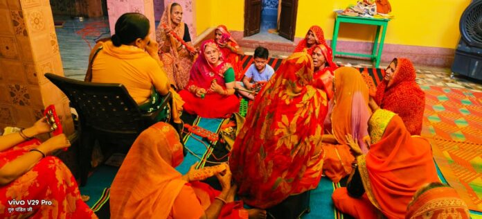 महिला मंडली द्वारा सत्संग किया गया