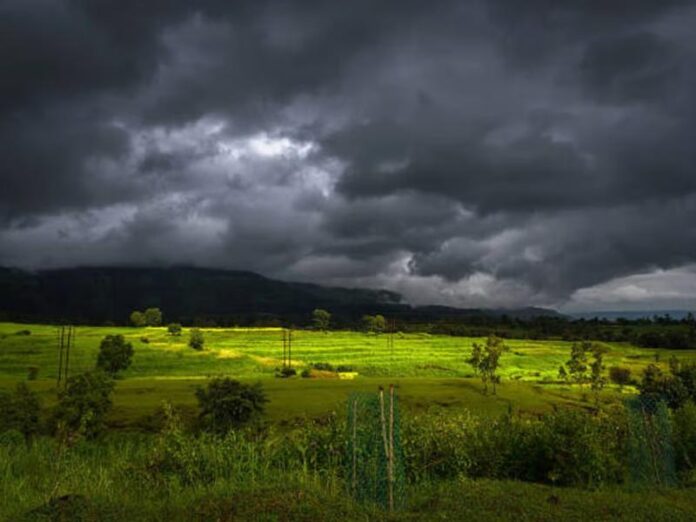 4476297-weather-monsoon4.jpg