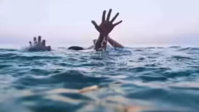 two-innocent-brothers-drowned-in-a-pond-people-rushed-to-the-scene-after-hearing-the-children-cries.jpg