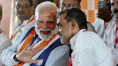upendra-kushwaha-with-pm-modi-1.jpg