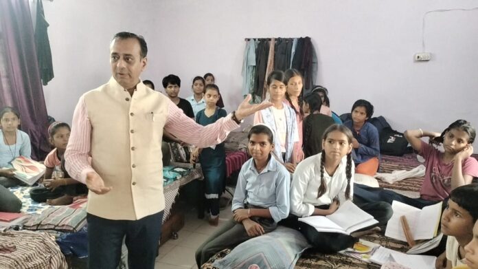 कस्तूरबा गांधी आवासीय विद्यालय का निरीक्षण