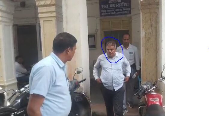 2130 एएसआई शंकर लाल को न्यायालय में पेश करने पहुंची एसीबी टीम