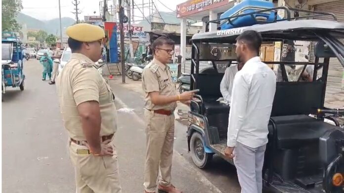 ई-रिक्शा चालकों पर RTO की सख्ती