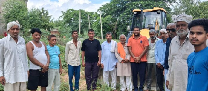 2174 मोक्ष धाम पर इंटरलॉकिंग टाइल निर्माण कार्य