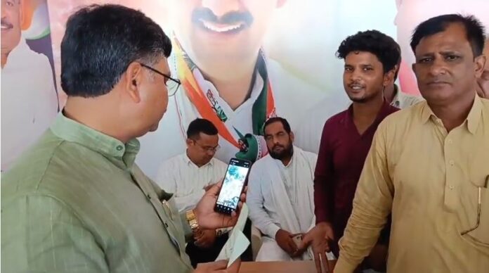 2230 जर्जर सड़क और जलभराव की समस्या