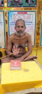 चातुर्मास के दौरान प्रवचन देते मुनि अभिनंदन सागर महाराज