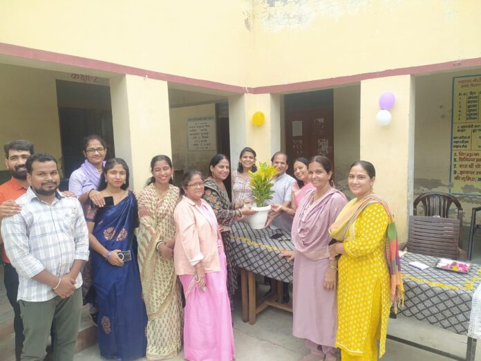 267 देवखेड़ा और खुदनपुरी विद्यालय में प्रवेशोत्सव