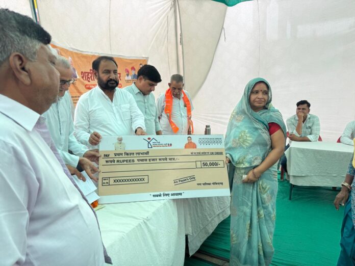 शहरी सेवा शिविर में अंजू शर्मा