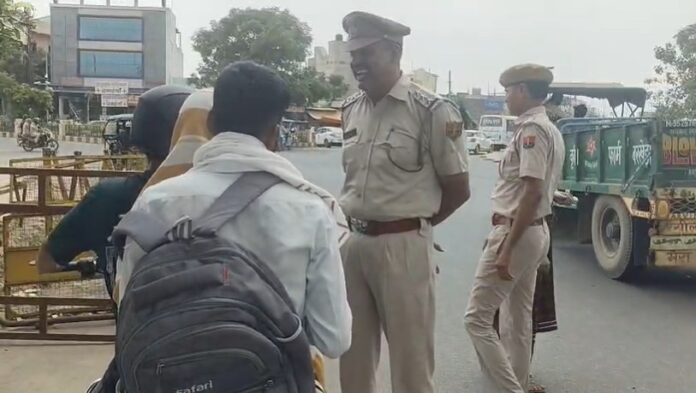 यातायात पुलिस का जागरूकता अभियान