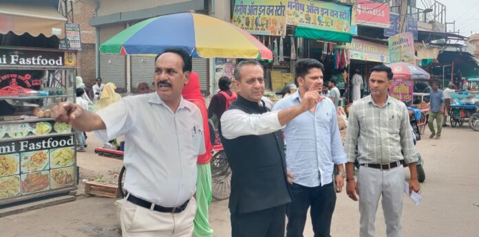किशनगढ़ बास में सचिव का निरीक्षण