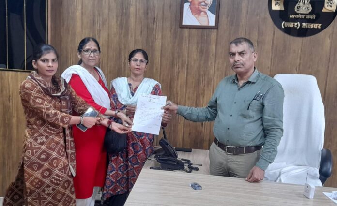 अलवर महिला आरक्षण ज्ञापन