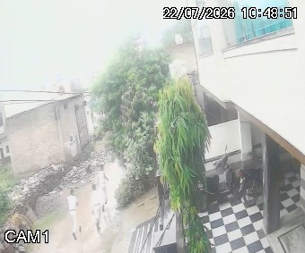 तीन छात्र गायब