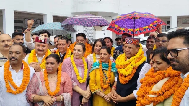 Solan-Nagar-Nigam-Mayor-17829943.jpg
