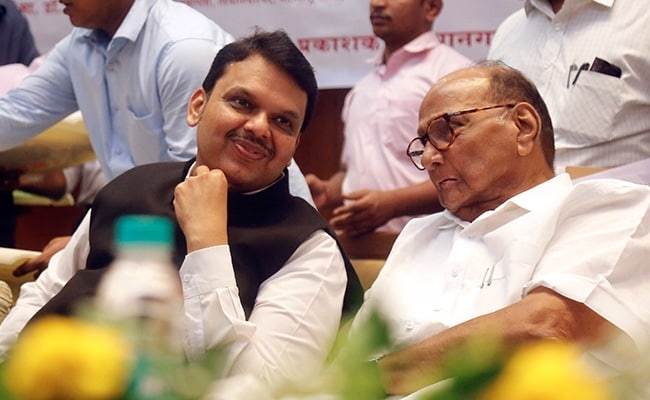 g0oo6pv8_devendra-fadnavis-shara.jpg