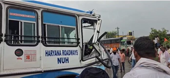 2312 भीषण भिड़ंत बस और ट्रक