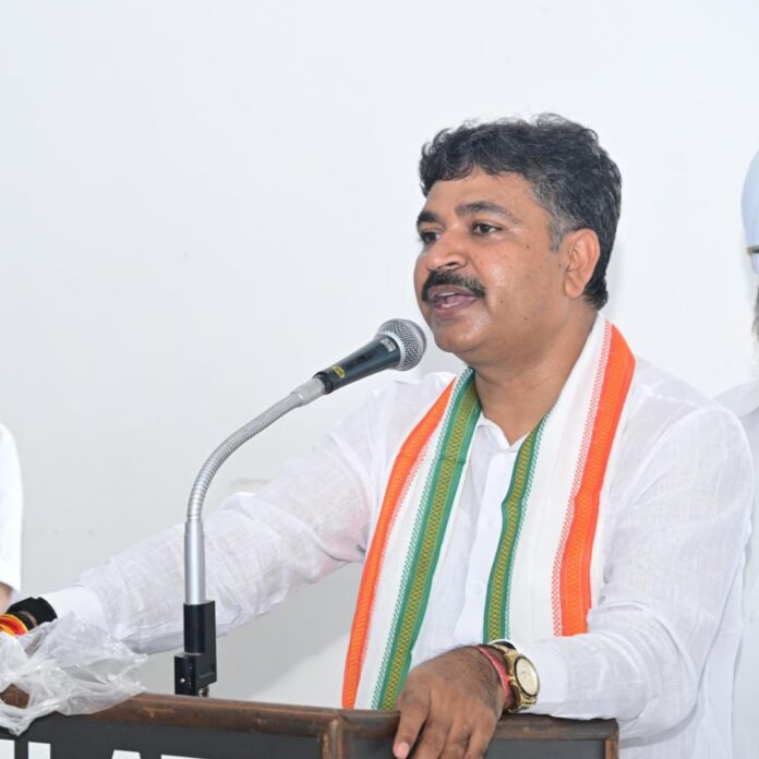 2319 कछुआ चाल पर गरजे टीकाराम जूली