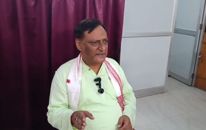 2394 योजनाओं की समीक्षा