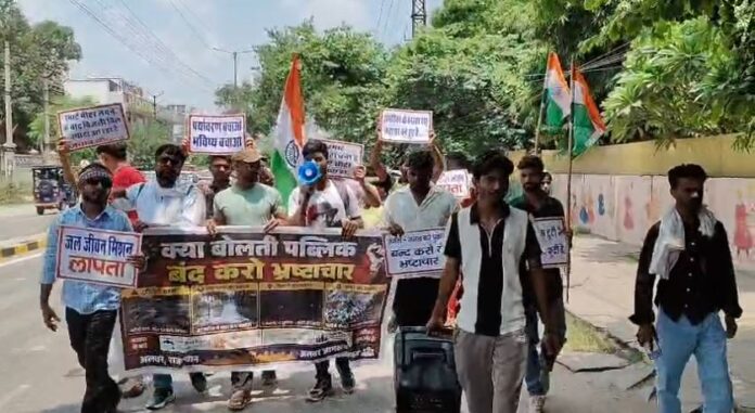 2423 अलवर में जनसमस्याओं को लेकर प्रदर्शन