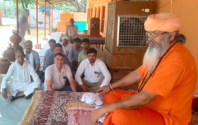 2436 चिरूनी के स्टैंड वाले हनुमानजी