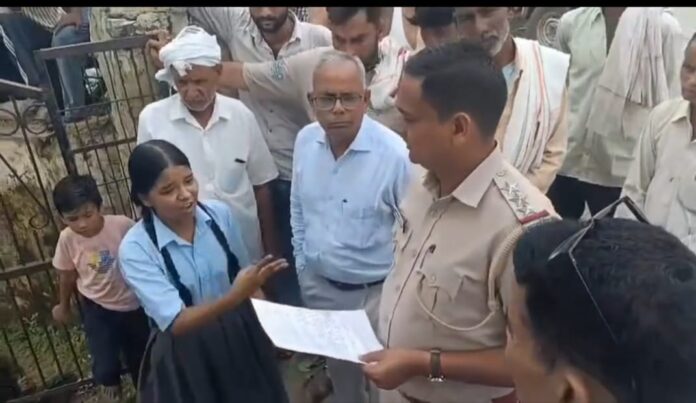 2442 जोधावास स्कूल में छात्र धरना