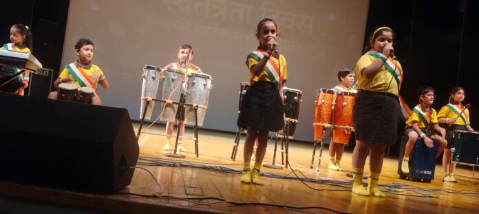 देशभक्ति और लोक संस्कृति की शानदार प्रस्तुतियां