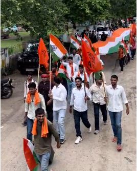 2468 151 फीट तिरंगे संग निकाली यात्रा