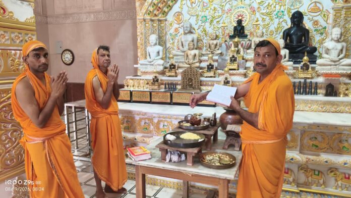 2494 लक्ष्मणगढ़ पार्श्वनाथ मोक्ष कल्याणक धूमधाम से मनाया