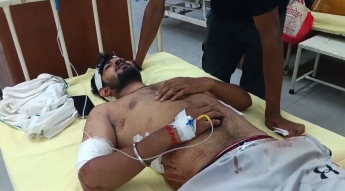 2498 युवक पर चाकू से हमला